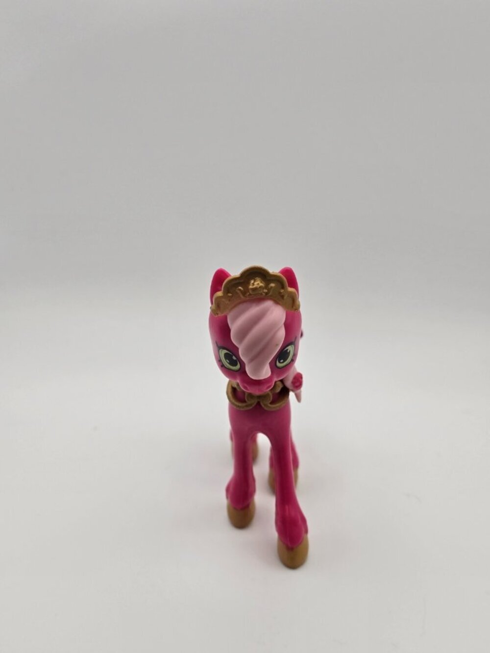 Happy Places Shopkins S4 Doll Royal Prancer Pony Figure - Picture 5 of 5